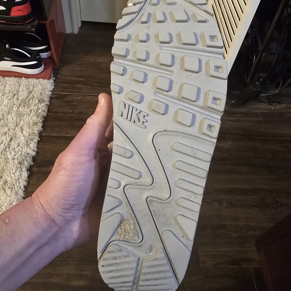 Nike Air Max 90 Wolf Gray Sneakers! 9M - Picture 4 of 8